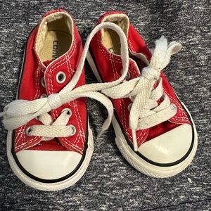 EUC Kids Converse Kids Red Sneakers Size 4